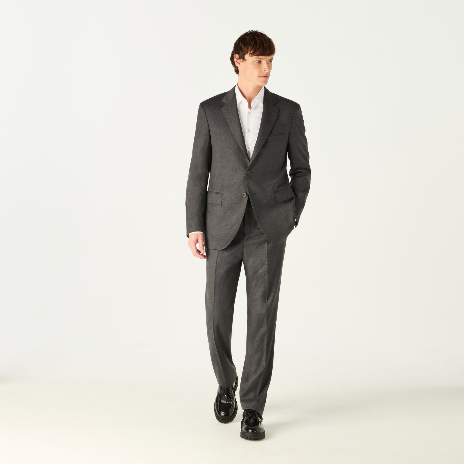 DAKSスーツ　濃いグレー 241008DAKSMODELE42266298_1600x