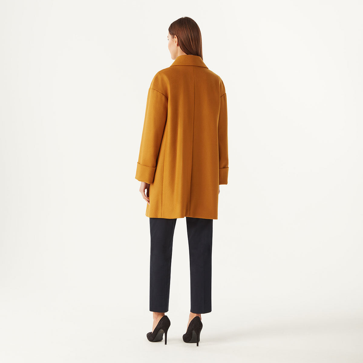 221108-DAKS-MODEL-